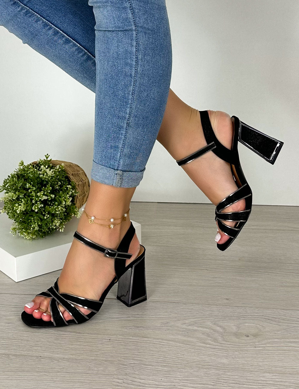 Sandalias Line - Negras