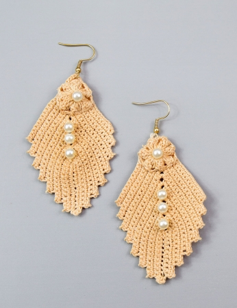 Pendientes de acerola beige
